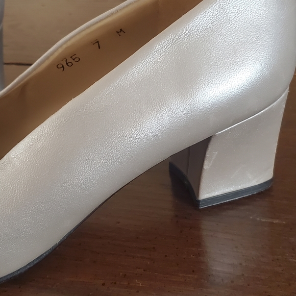 ENZO ANGIOLINI Leather Stack Heel Dress Shoes - Picture 11 of 12